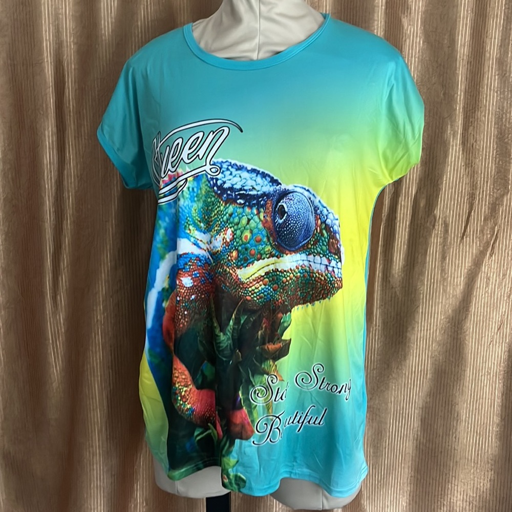 Nine’s chameleon top